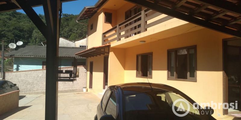Casa com 160m2 - Troca por Sítio Escriturado