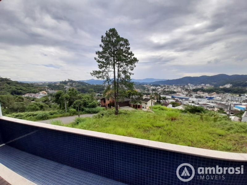 Casa de 3 quartos, 363m² no bairro Primeiro de Maio, em Brusque | Eu Corretor