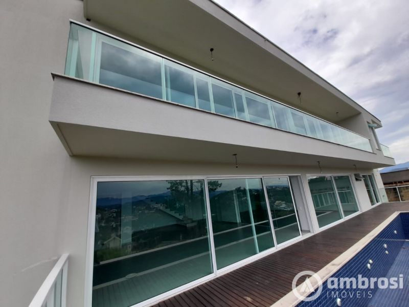 Casa de 3 quartos, 363m² no bairro Primeiro de Maio, em Brusque | Eu Corretor