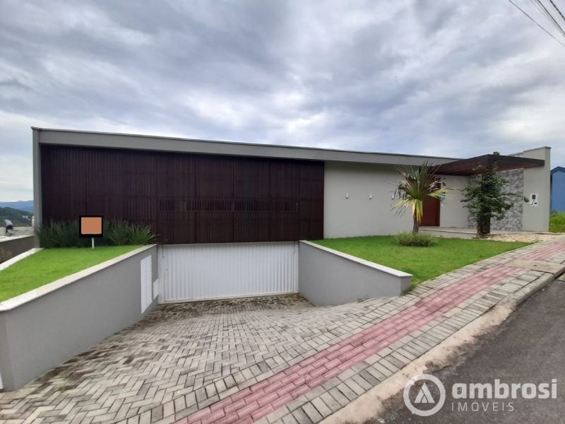 Casa de 3 quartos, 363m² no bairro Primeiro de Maio, em Brusque | Eu Corretor
