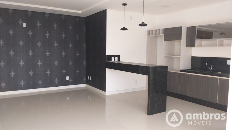 APTO COM 3 SUITES - CENTRO - SEMI MOBILIADO 