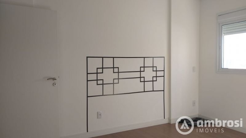 APTO COM 3 SUITES - CENTRO - SEMI MOBILIADO 