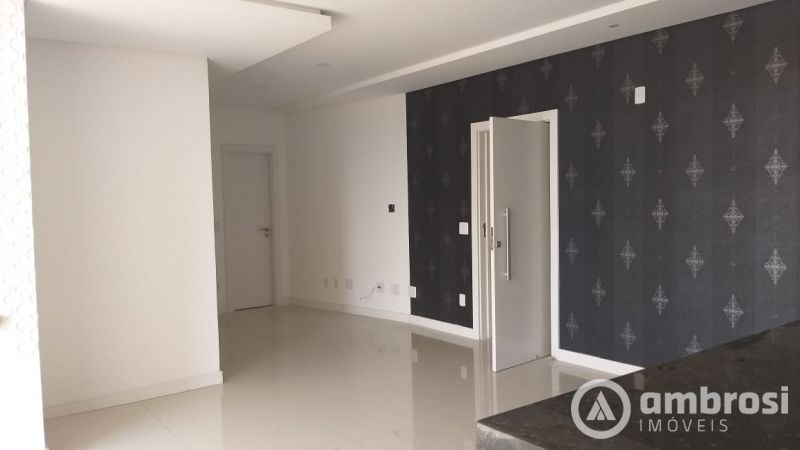 APTO COM 3 SUITES - CENTRO - SEMI MOBILIADO 