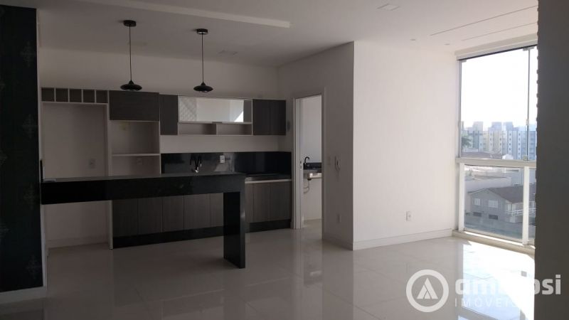APTO COM 3 SUITES - CENTRO - SEMI MOBILIADO 