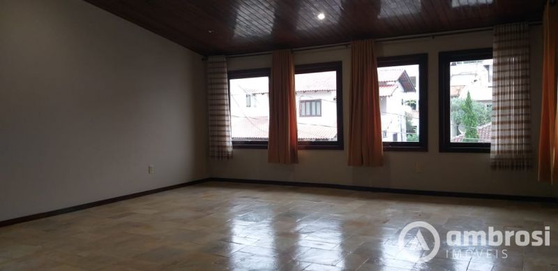 Casa de 4 quartos, no bairro Guarani, em Brusque | Eu Corretor