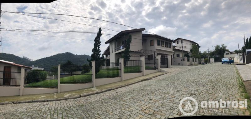 Casa de 4 quartos, no bairro Guarani, em Brusque | Eu Corretor