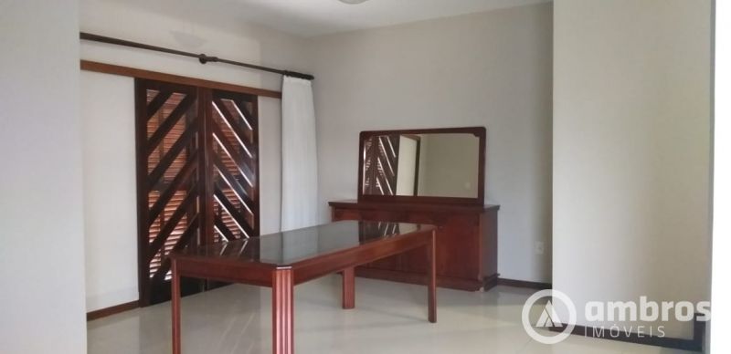 CASA 02 SUITES + 02 QTOS - SEMI MOBILIADA - GUARANI 