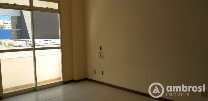 APTO 01 SUITE + 02 QTOS + DEPENDENCIA - CENTRO 