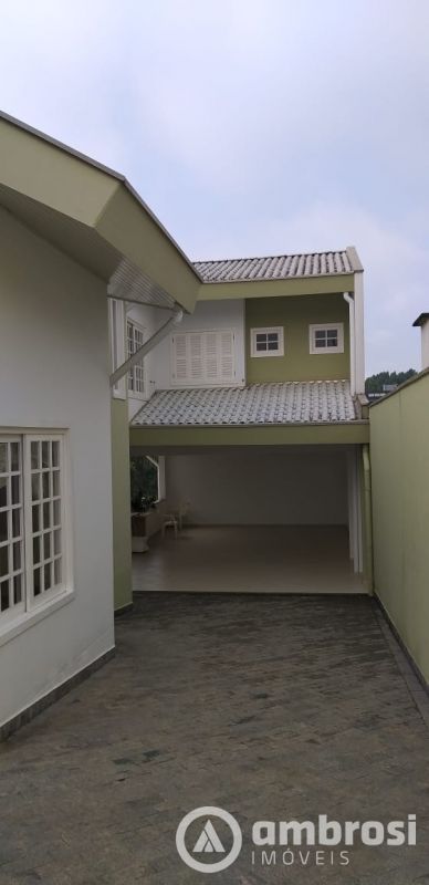 CASA 01 SUITE + 03 QTOS - SEMI MOBILIADA - BAIRRO JARDIM MALUCHE 