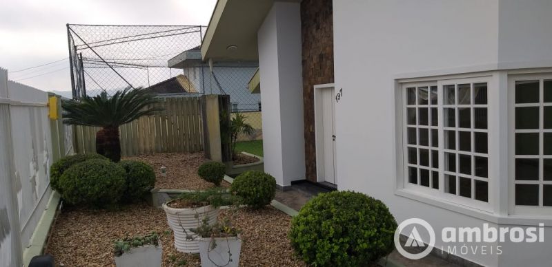 CASA 01 SUITE + 03 QTOS - SEMI MOBILIADA - BAIRRO JARDIM MALUCHE 