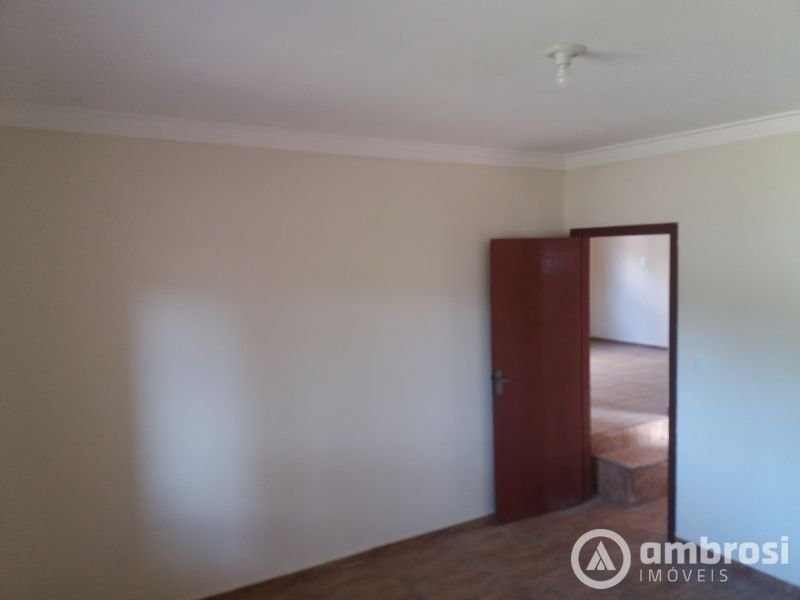 CASA COM 3 QTOS - DOM JOAQUIM 