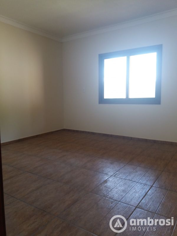 CASA COM 3 QTOS - DOM JOAQUIM 