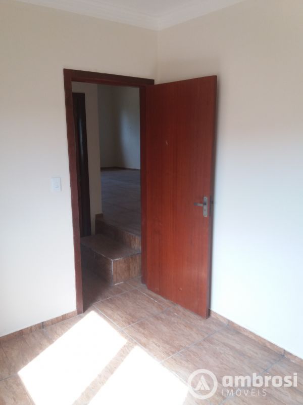 CASA COM 3 QTOS - DOM JOAQUIM 