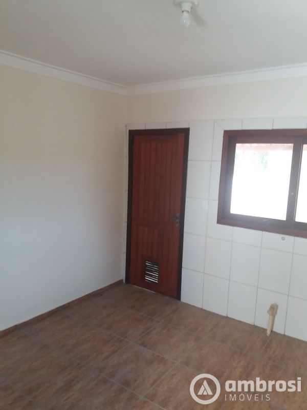 CASA COM 3 QTOS - DOM JOAQUIM 