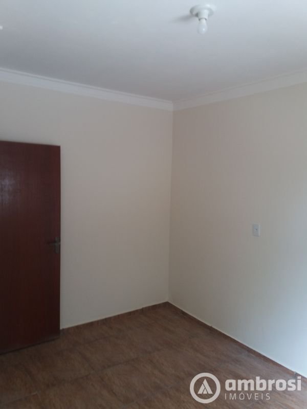 CASA COM 3 QTOS - DOM JOAQUIM 