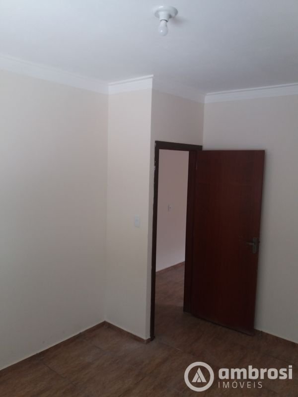 CASA COM 3 QTOS - DOM JOAQUIM 