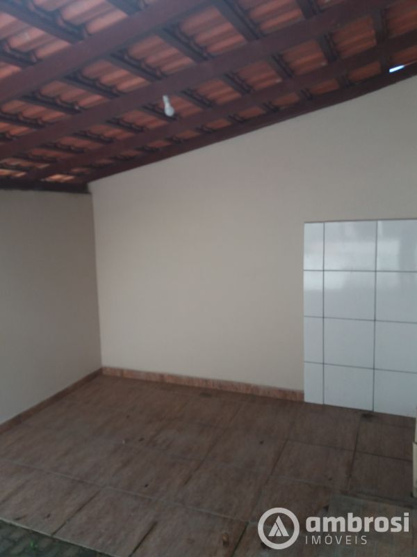 CASA COM 3 QTOS - DOM JOAQUIM 