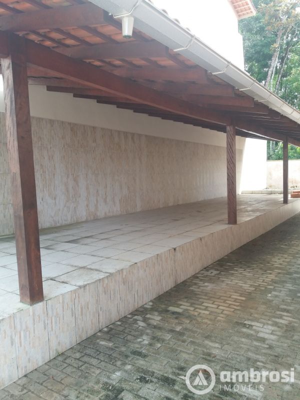CASA COM 3 QTOS - DOM JOAQUIM 