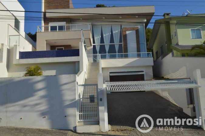 Casa ALTO PADRÃO em Condomínio Fechado 
