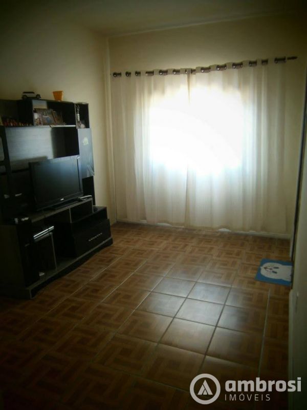 Duas casas em um só terreno próximo ao Stop Shop e Fip