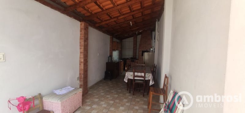 Oportunidade Para Investidor !!! 3 Casas no Mesmo Terreno