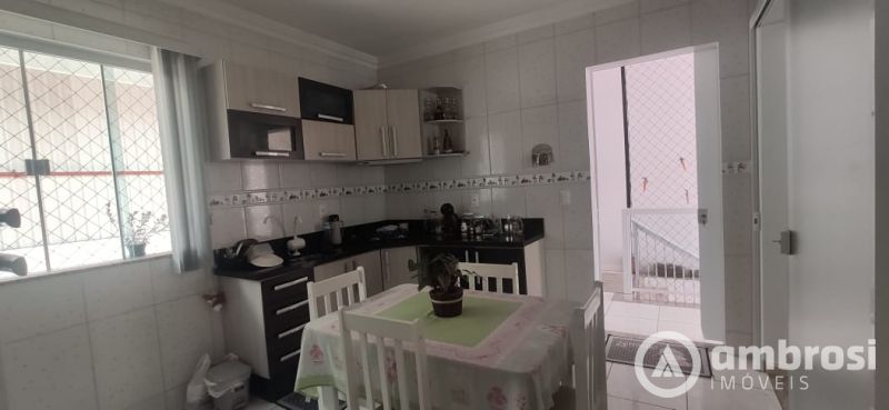 Oportunidade Para Investidor !!! 3 Casas no Mesmo Terreno