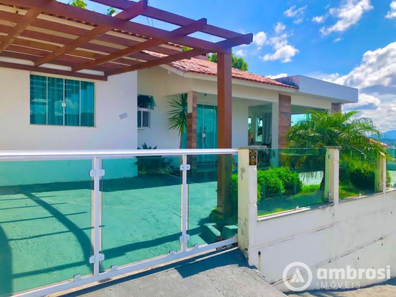 Casa de 5 quartos, 194m² no bairro Planalto, em Brusque | Eu Corretor