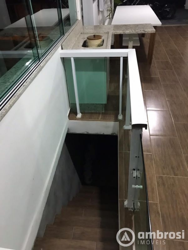 Casa no Loteamento  Jardim das Colinas 