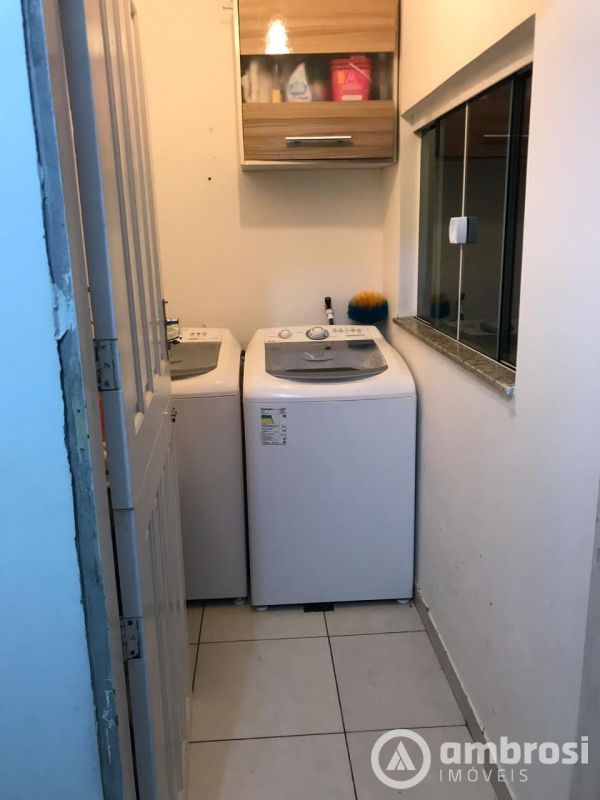 Casa no Loteamento  Jardim das Colinas 