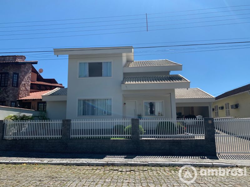 Casa no Jardim Maluche com Excelente Localização!!!
