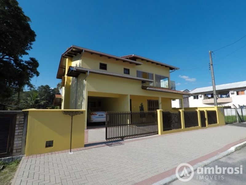 Casa de 4 quartos, 280m² no bairro Bateas, em Brusque | Eu Corretor