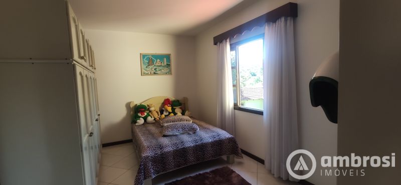 Bela Casa e Muito Espaçosa - Bairro Bateas 