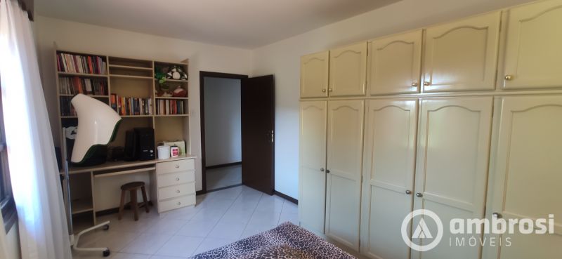 Bela Casa e Muito Espaçosa - Bairro Bateas 