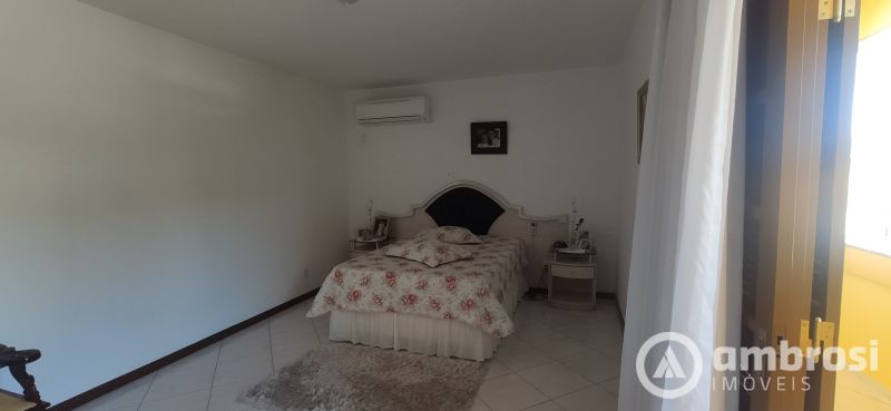 Bela Casa e Muito Espaçosa - Bairro Bateas 