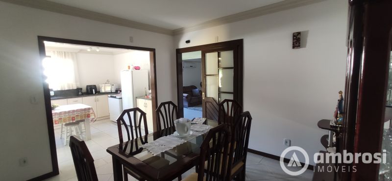 Bela Casa e Muito Espaçosa - Bairro Bateas 