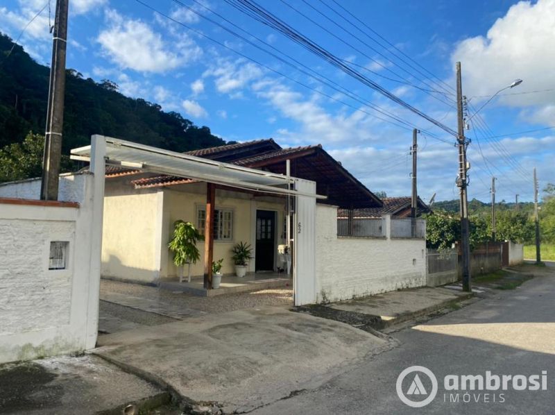 Oportunidade de morada sozinha no terreno