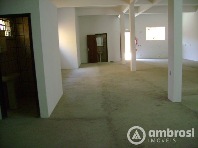 Imóvel Comercial com Casa no Piso Superior Próximo à Fip/Stop Shop