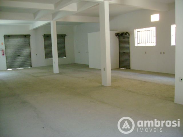 Imóvel Comercial com Casa no Piso Superior Próximo à Fip/Stop Shop