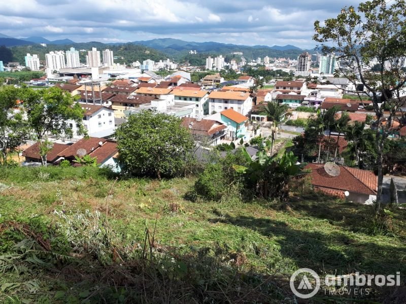  Lotes Urbanos com linda vista para a Cidade de Brusque ( Pronto para construir )