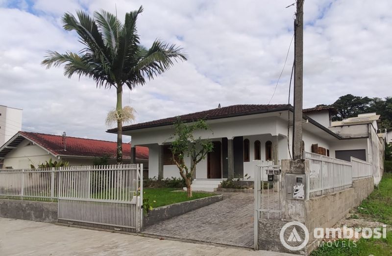 Casa Ampla no Jardim Maluche