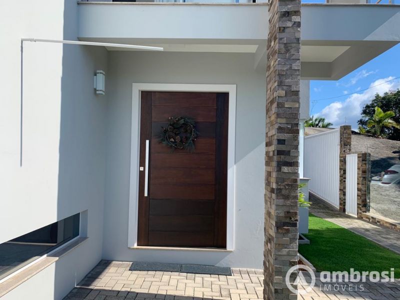 Casa de 3 quartos, 300m² no bairro Dom Joaquim, em Brusque | Eu Corretor