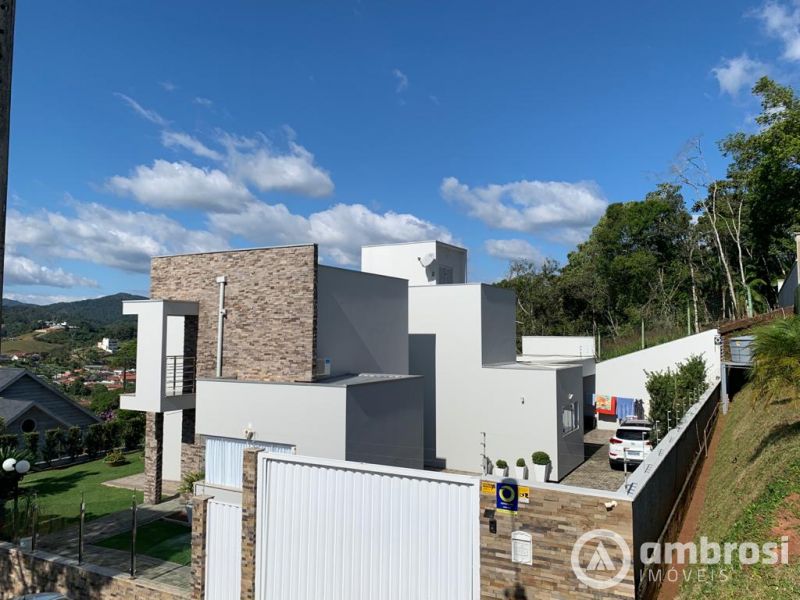 Casa de 3 quartos, 300m² no bairro Dom Joaquim, em Brusque | Eu Corretor