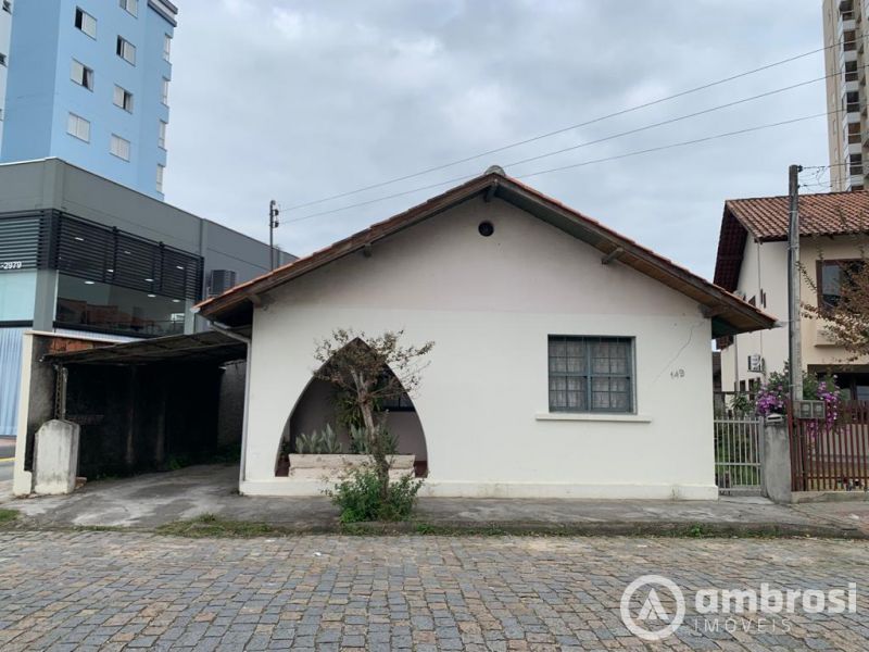 Amplo Terreno no Centro de Brusque, Localização Privilegiada 