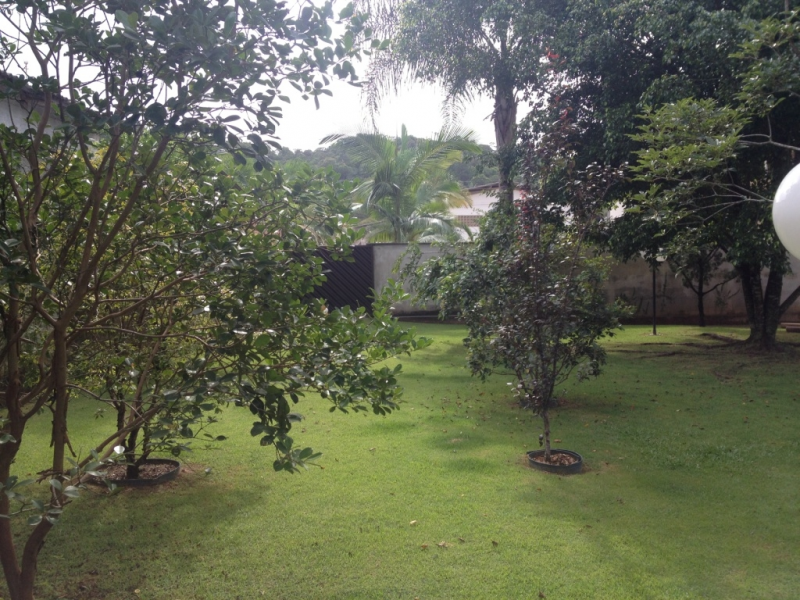 CASA 02 SUITES MASTER + 03 QTOS - BAIRRO SÃO PEDRO