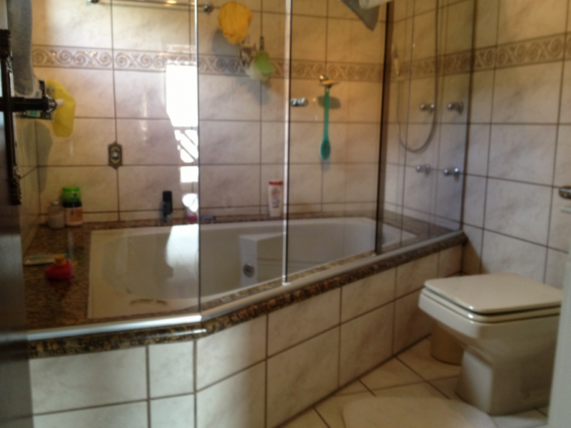 CASA 02 SUITES MASTER + 03 QTOS - BAIRRO SÃO PEDRO