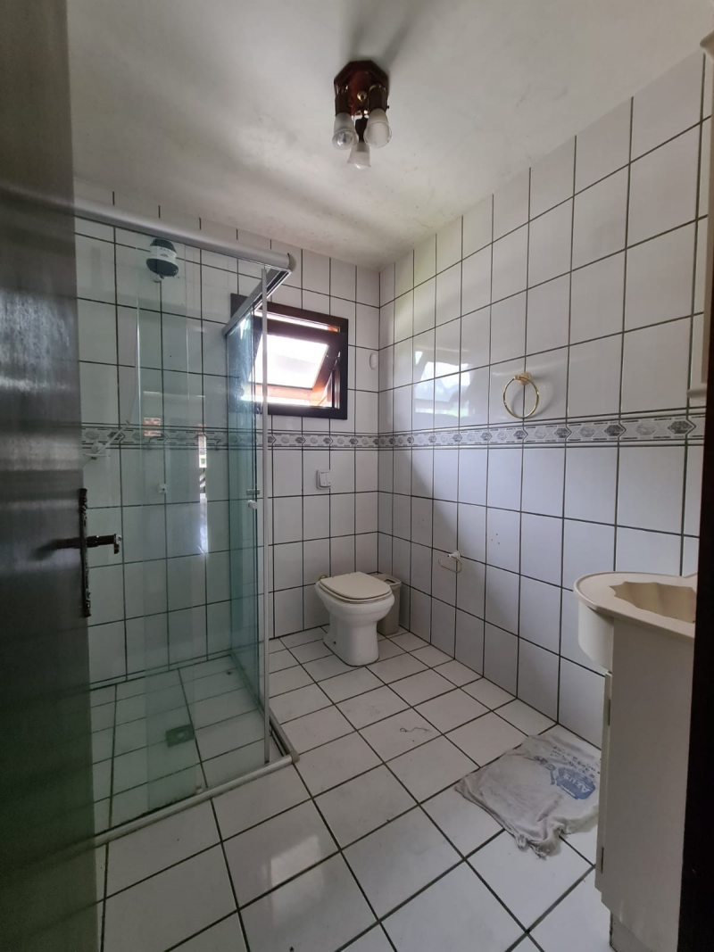 CASA 02 SUITES MASTER + 03 QTOS - BAIRRO SÃO PEDRO