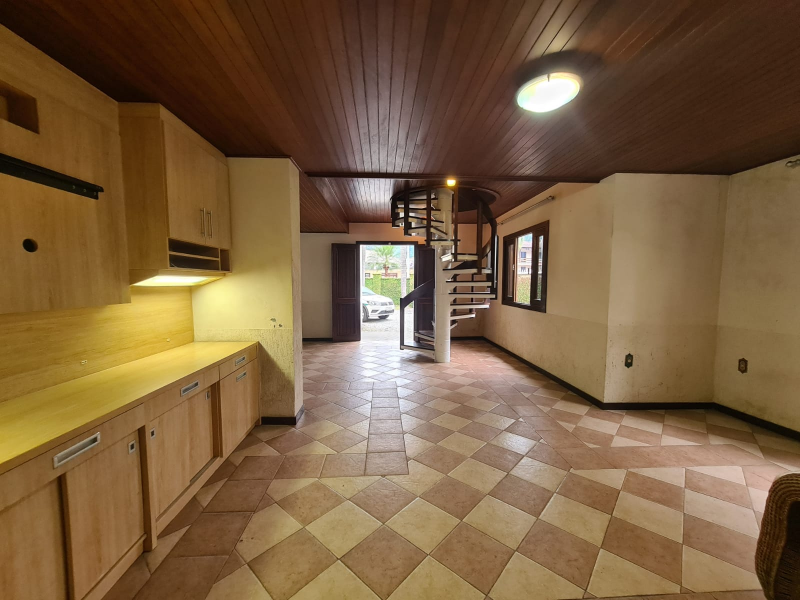 CASA 02 SUITES MASTER + 03 QTOS - BAIRRO SÃO PEDRO