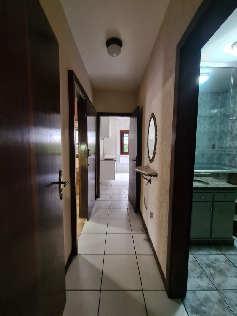 CASA 02 SUITES MASTER + 03 QTOS - BAIRRO SÃO PEDRO