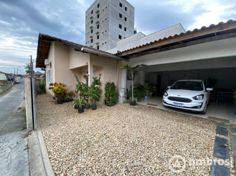 Casa a 3km do Centro - Ótima localização