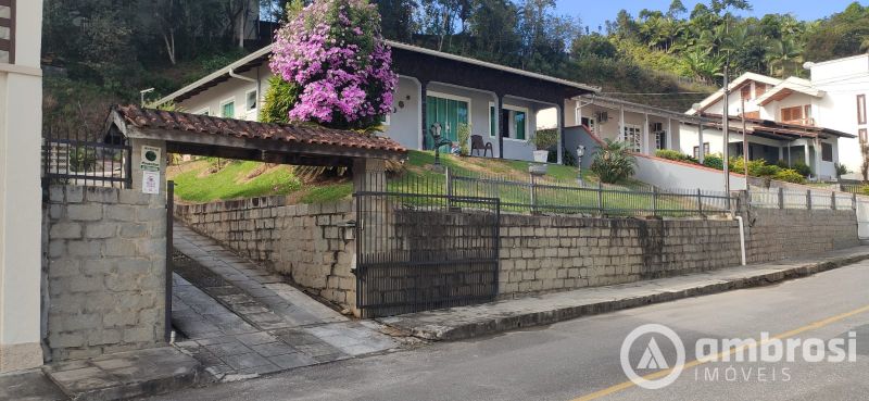 Linda Casa Bairro Santa Rita